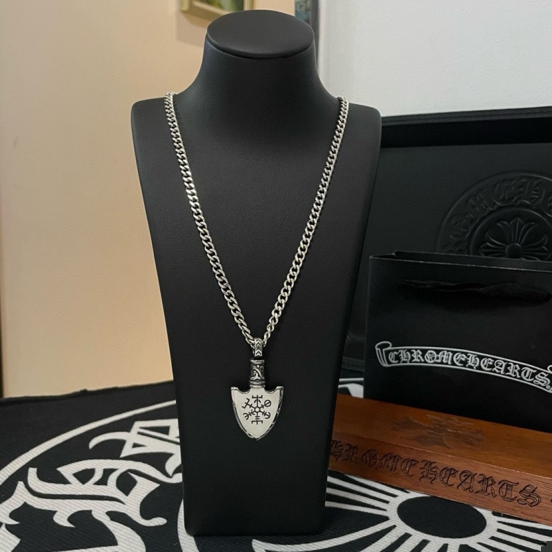 Ch**me He**ts necklaces